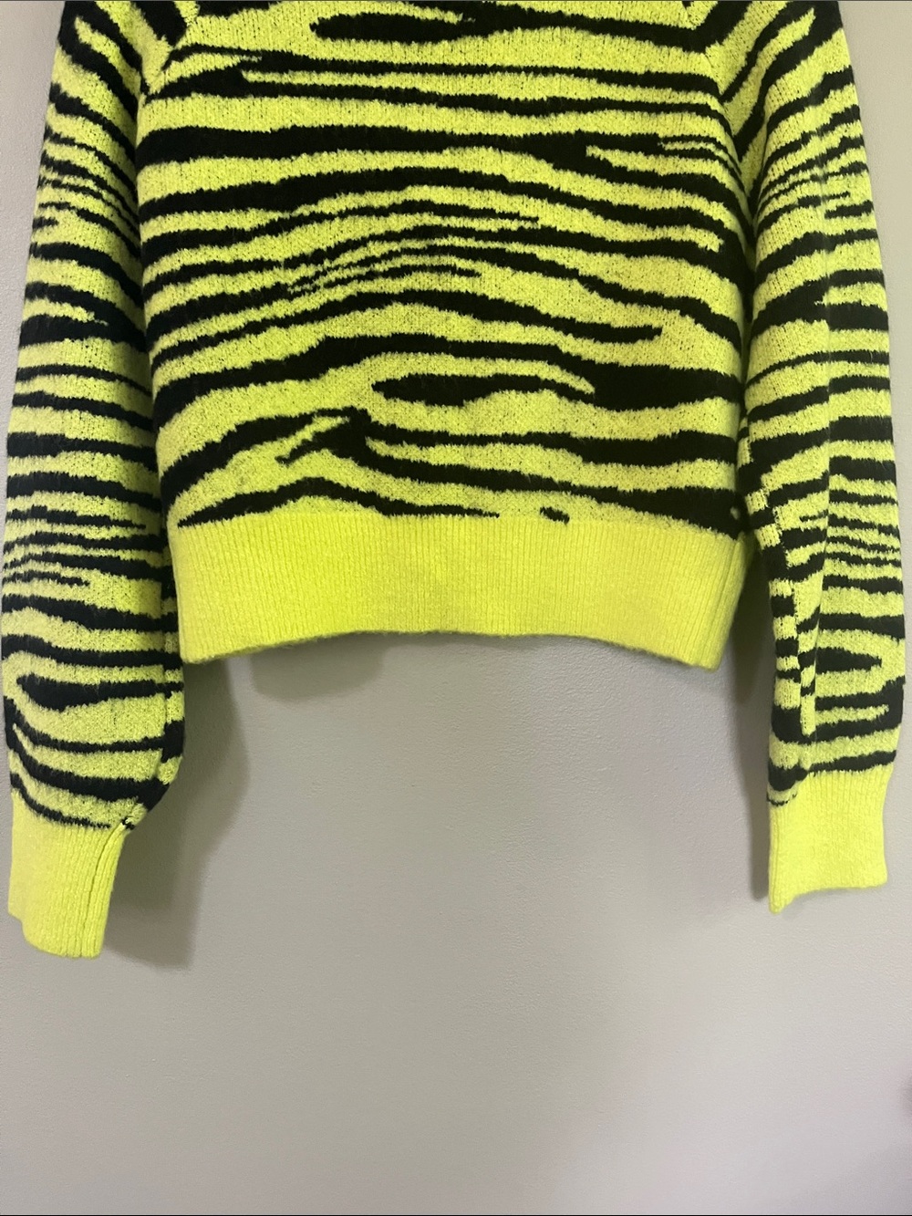 English Factory lime green/yellow crop v neck cardigan size medium size medium - Picture 9 of 11